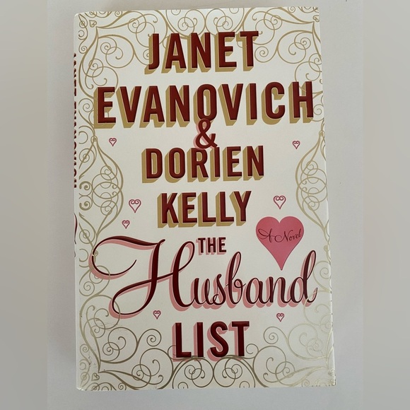 2 NOVEL Bundle by Authors Janet Evanovich & Doreen Kelly & Stephanie Evanovich - Picture 3 of 8